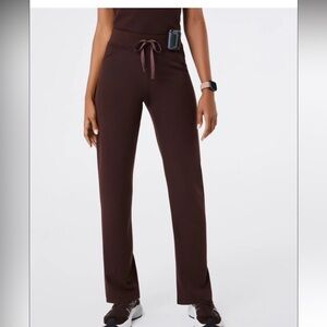 Espresso High Waisted
Livingston - Basic Scrub
Pant™
S - Espresso